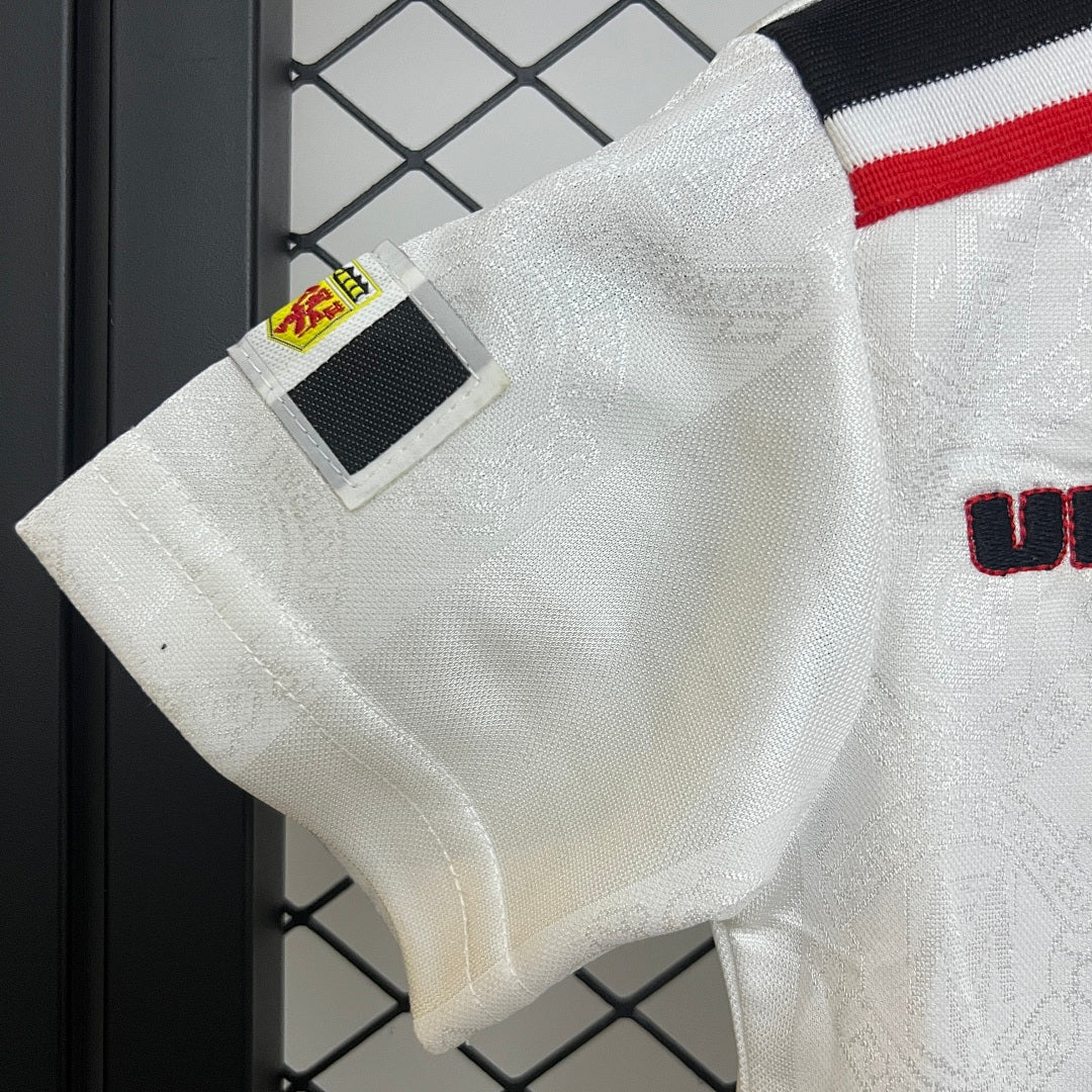Kit Manchester United Alternativa Criança 97/98