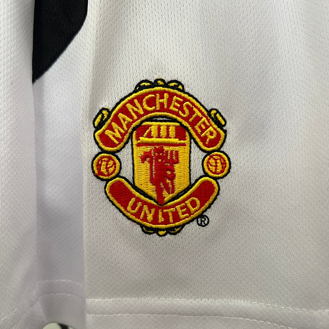 Kit Manchester United Principal Criança 02/04