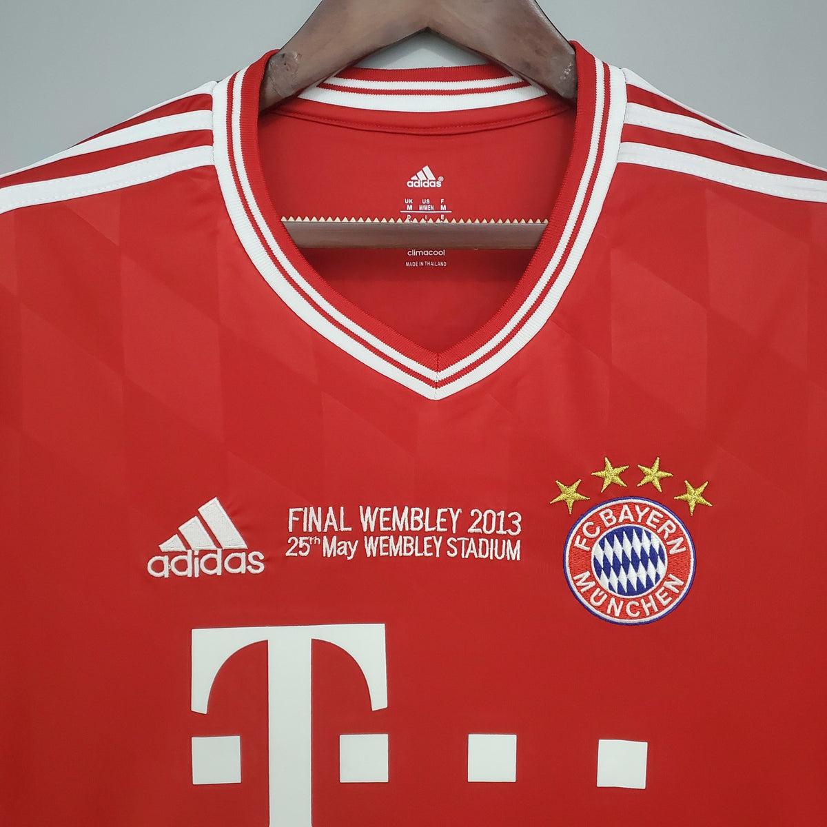 Camisola Bayern Munique Principal Edição Especial Liga dos Campeões 13/14 Retro - Manga Comprida