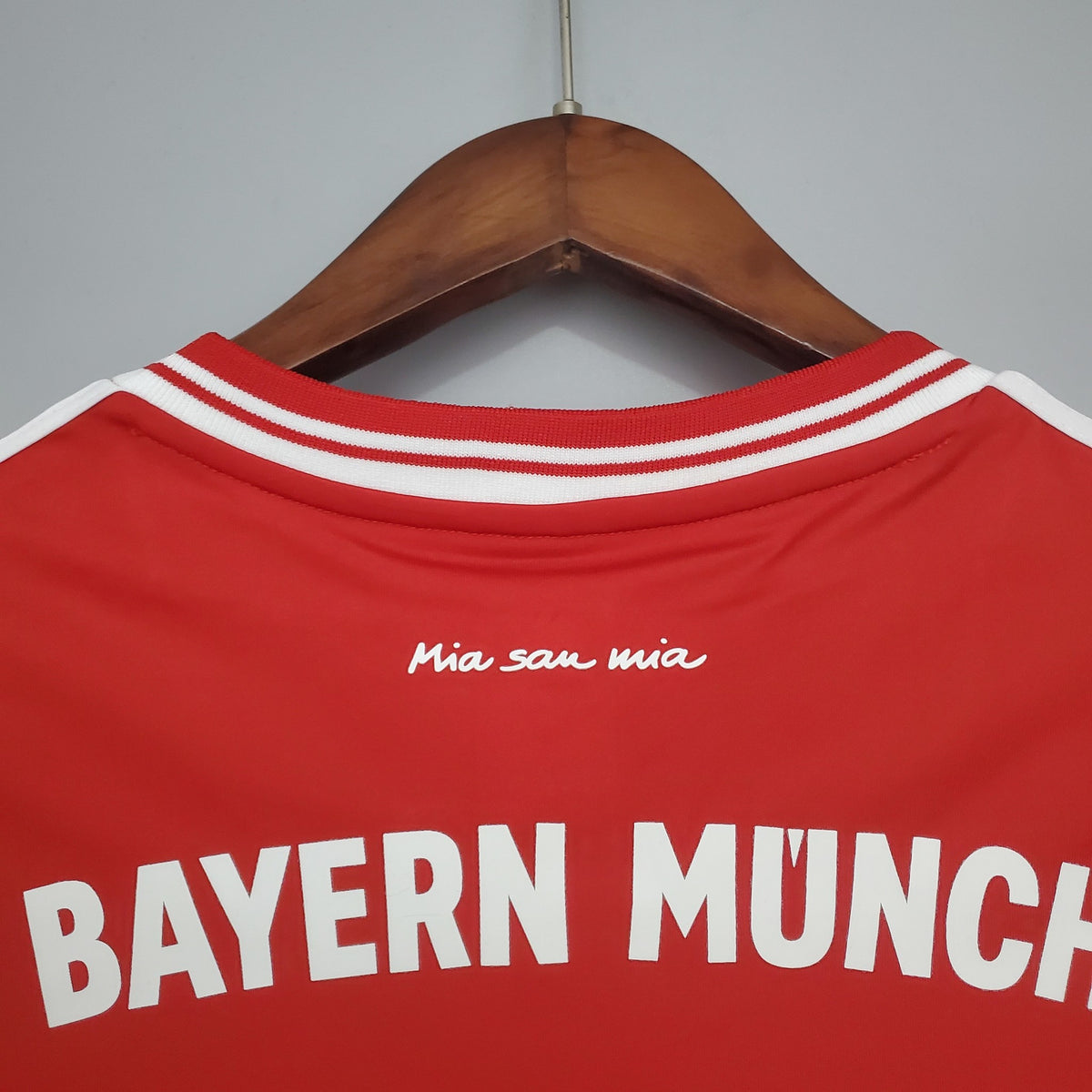 Camisola Bayern Munique Principal Edição Especial Liga dos Campeões 13/14 Retro - Manga Comprida