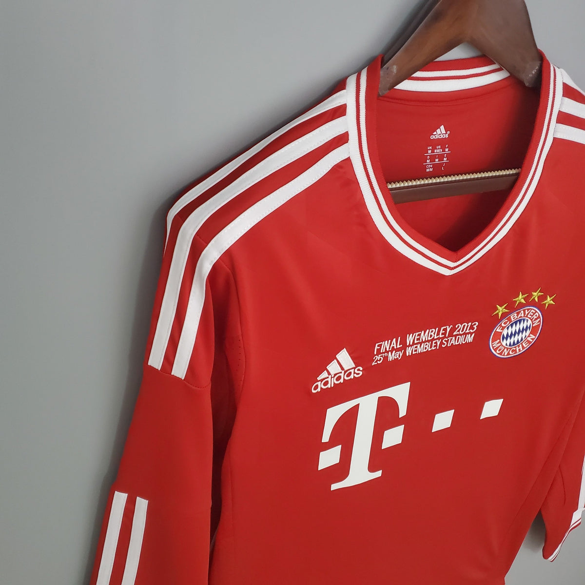 Camisola Bayern Munique Principal Edição Especial Liga dos Campeões 13/14 Retro - Manga Comprida