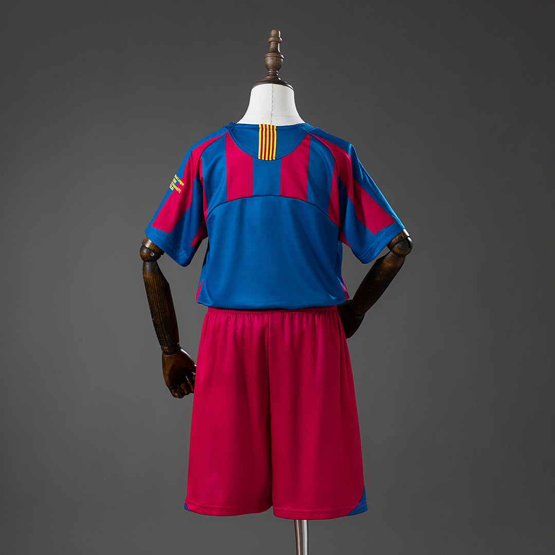 Kit Barcelona Principal Criança 05/06 (Champions)