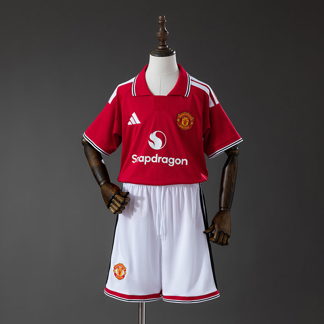 Kit Manchester United Principal Criança 26/27
