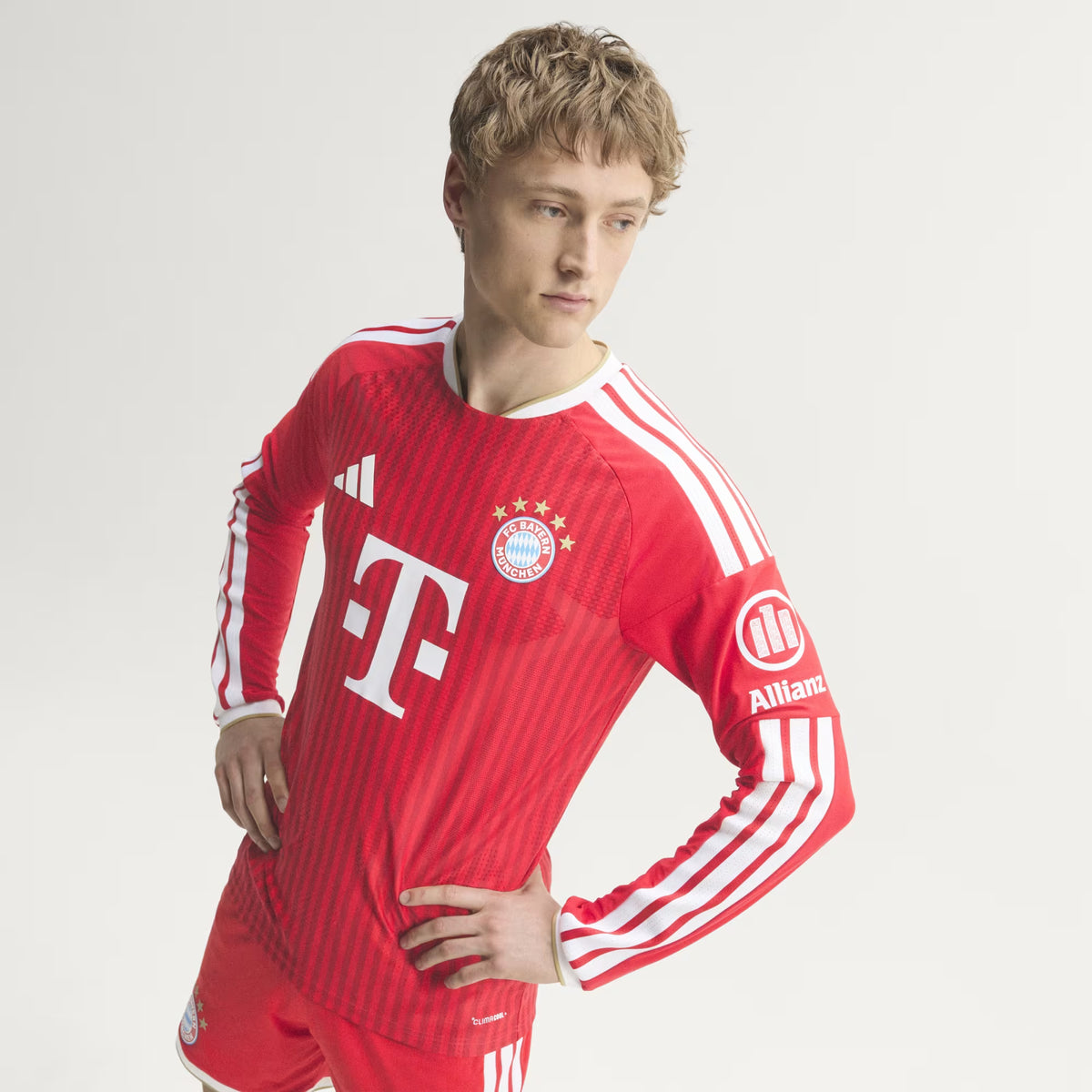 Camisola FC Bayern München 26/27 Principal Maga Cumprida
