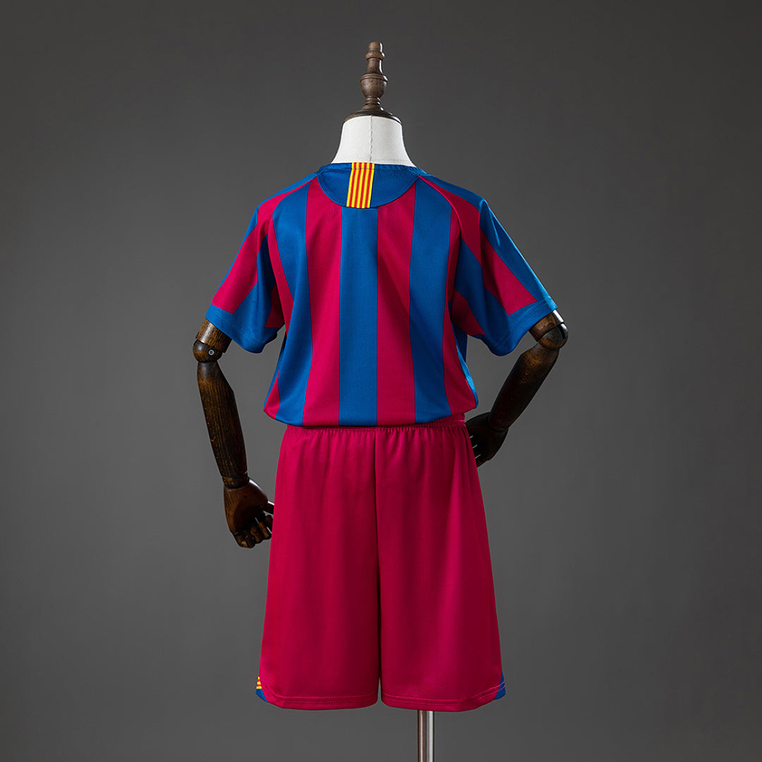 Kit Barcelona Principal Criança 05/06 (Liga)