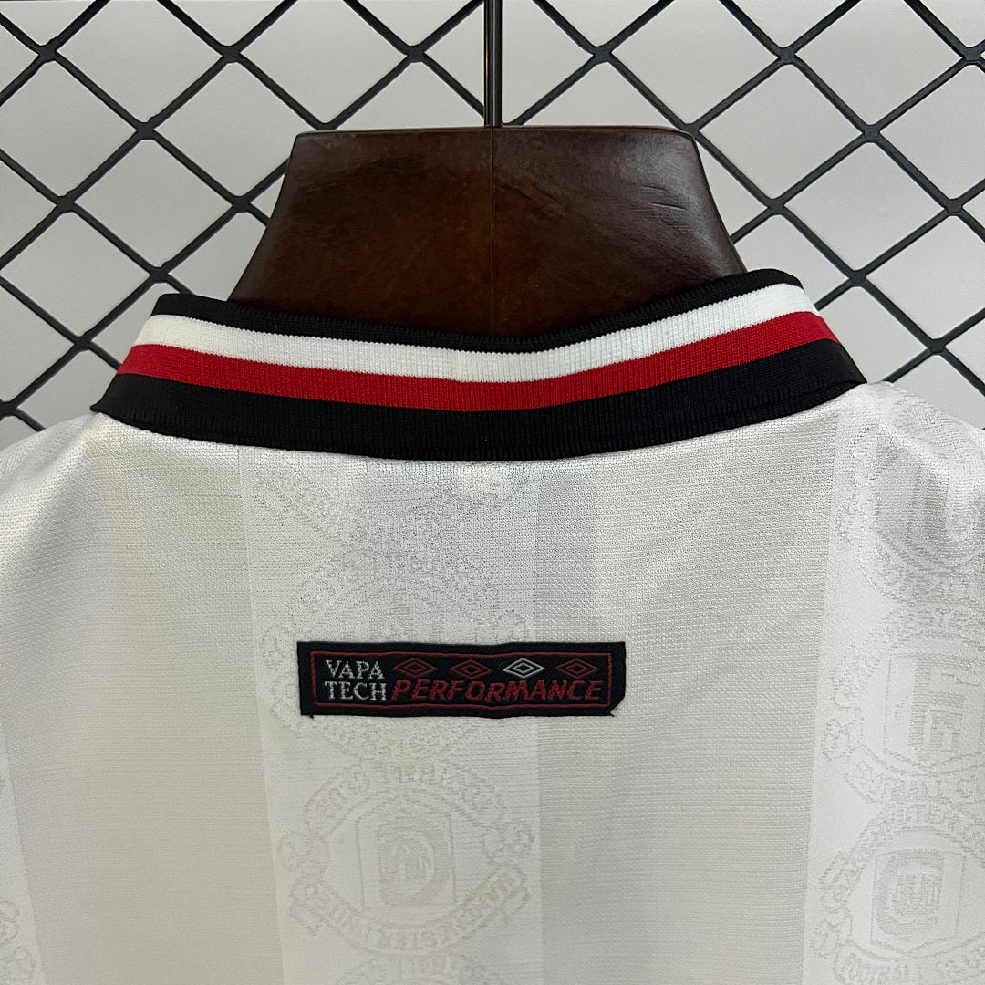 Kit Manchester United Alternativa Criança 97/98