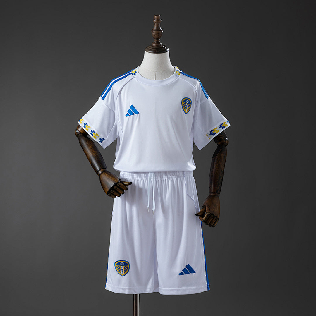 Kit Leeds United Principal Criança 25/26